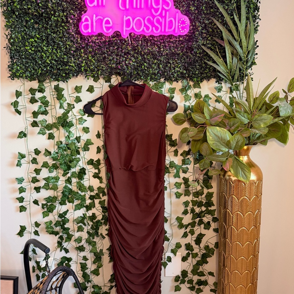 Elegant Brown Sleeveless Dress